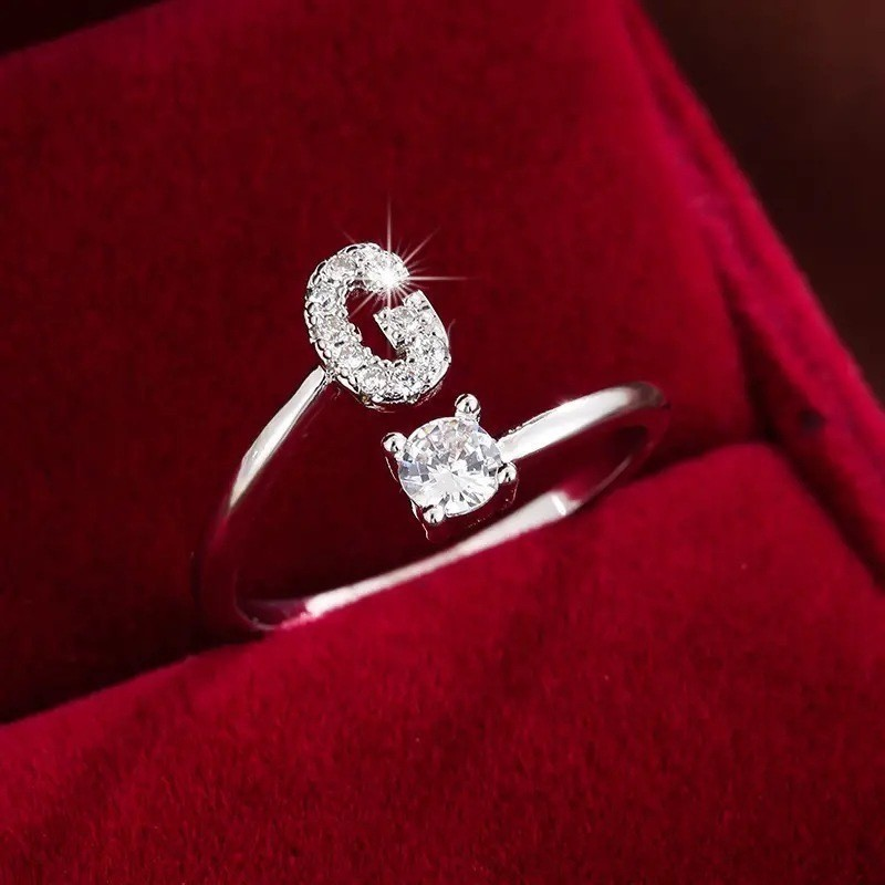 Anel Initial Shine™ – Letra Cravejada em Zircônia