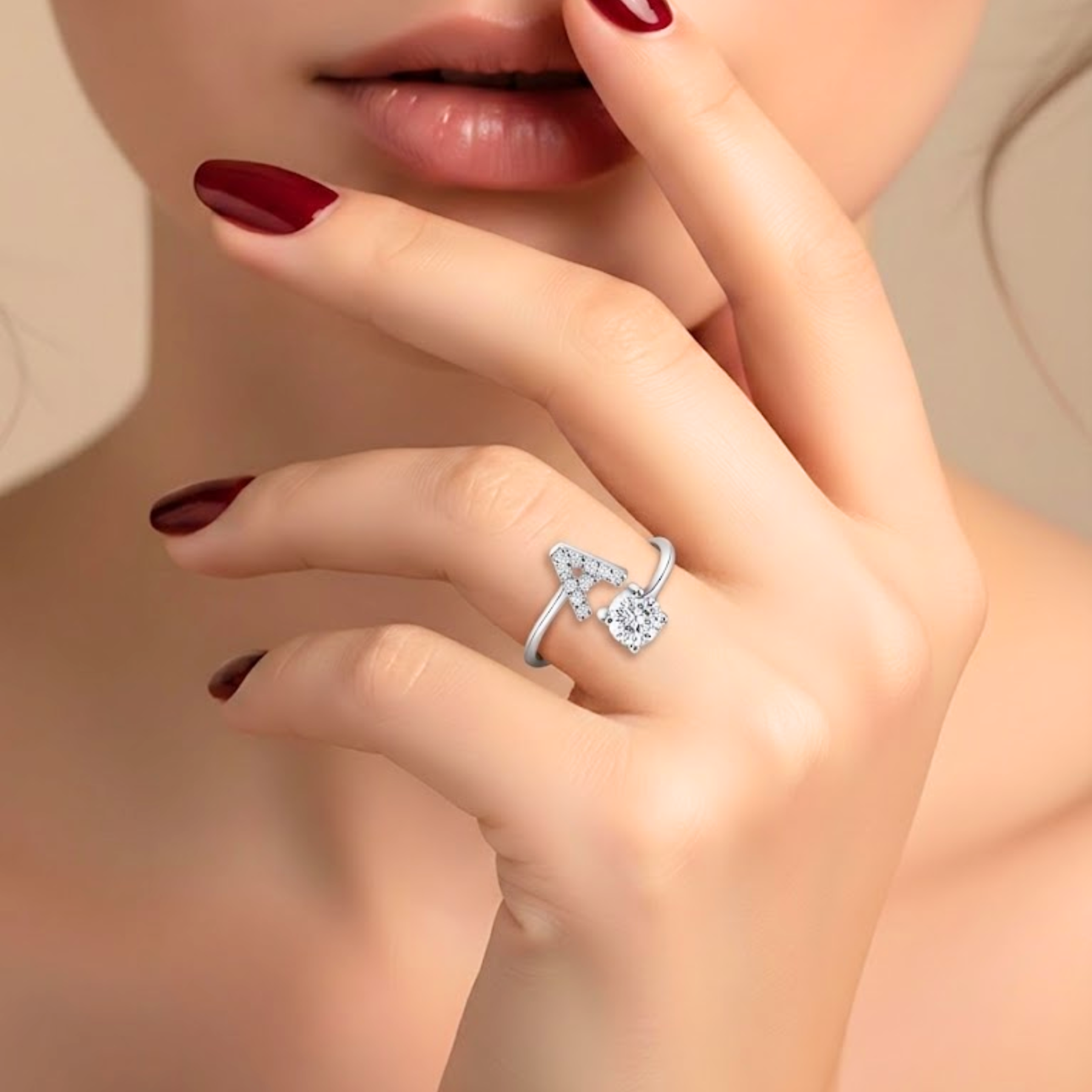 Anel Initial Shine™ – Letra Cravejada em Zircônia