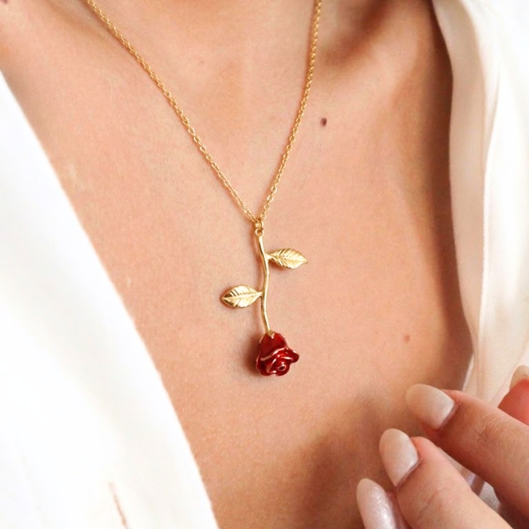 Colar Red Rose Love™ – Pingente Rosa Vermelha Símbolo de Amor e Paixão