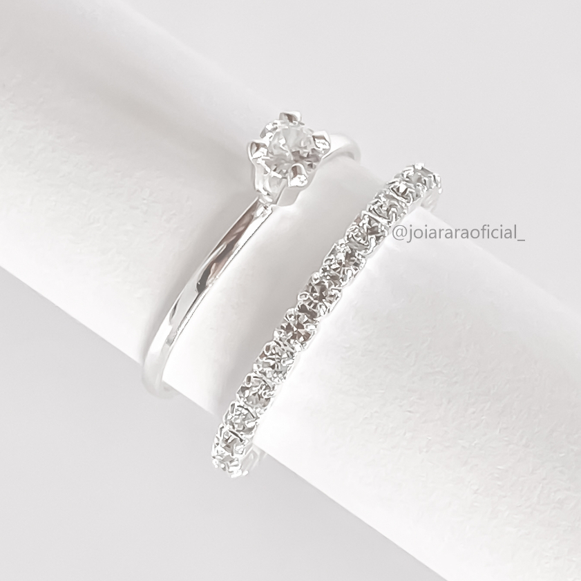 Kit com Dois Anéis Anel Solitário + Anel Aparador de Aliança Cravejado com Strass Banhado a Prata