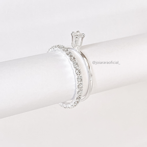 Kit com Dois Anéis Anel Solitário + Anel Aparador de Aliança Cravejado com Strass Banhado a Prata