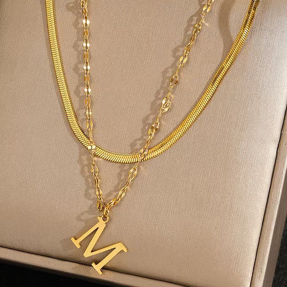 Colar Duplo em Corrente de Cobra e Lábios, Pingente Letra Inicial A-Z, Banhado a Ouro 18K ou Prata 925