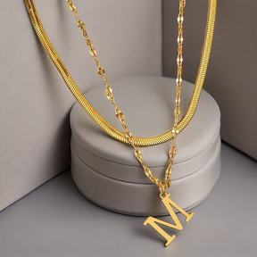 Colar Duplo em Corrente de Cobra e Lábios, Pingente Letra Inicial A-Z, Banhado a Ouro 18K ou Prata 925