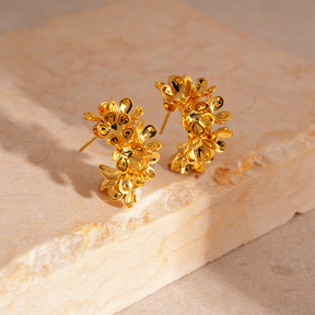 Brinco Flor de Luxo – Semijoia folheada a ouro e prata | Estilo europeu elegante