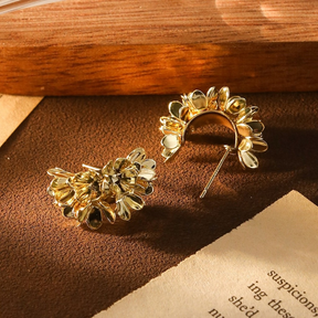 Brinco Flor de Luxo – Semijoia folheada a ouro e prata | Estilo europeu elegante