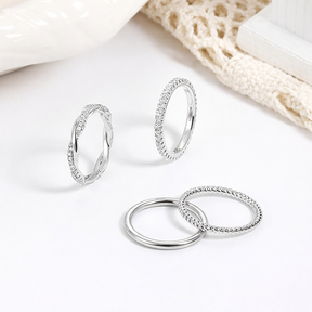 kit 4 anéis Feminino a Prata 925 delicado com Zircônias Brilhantes Elegante em banhado a ouro 18k
