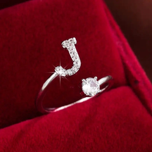 Anel Initial Shine™ – Letra Cravejada em Zircônia