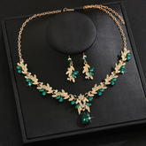 Conjunto Noiva Vintage: Flores, Pérolas e Brilho de Cristal