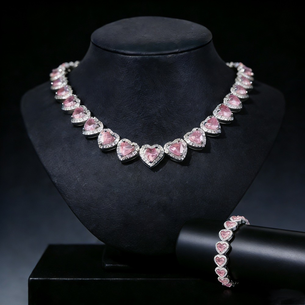 Conjunto Pink Heart Luxe™ – Colar, Pulseira e Anel com Coração Rosa Banhado Brilhante