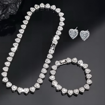 Conjunto Pink Heart Luxe™ – Colar, Pulseira e Anel com Coração Rosa Banhado Brilhante